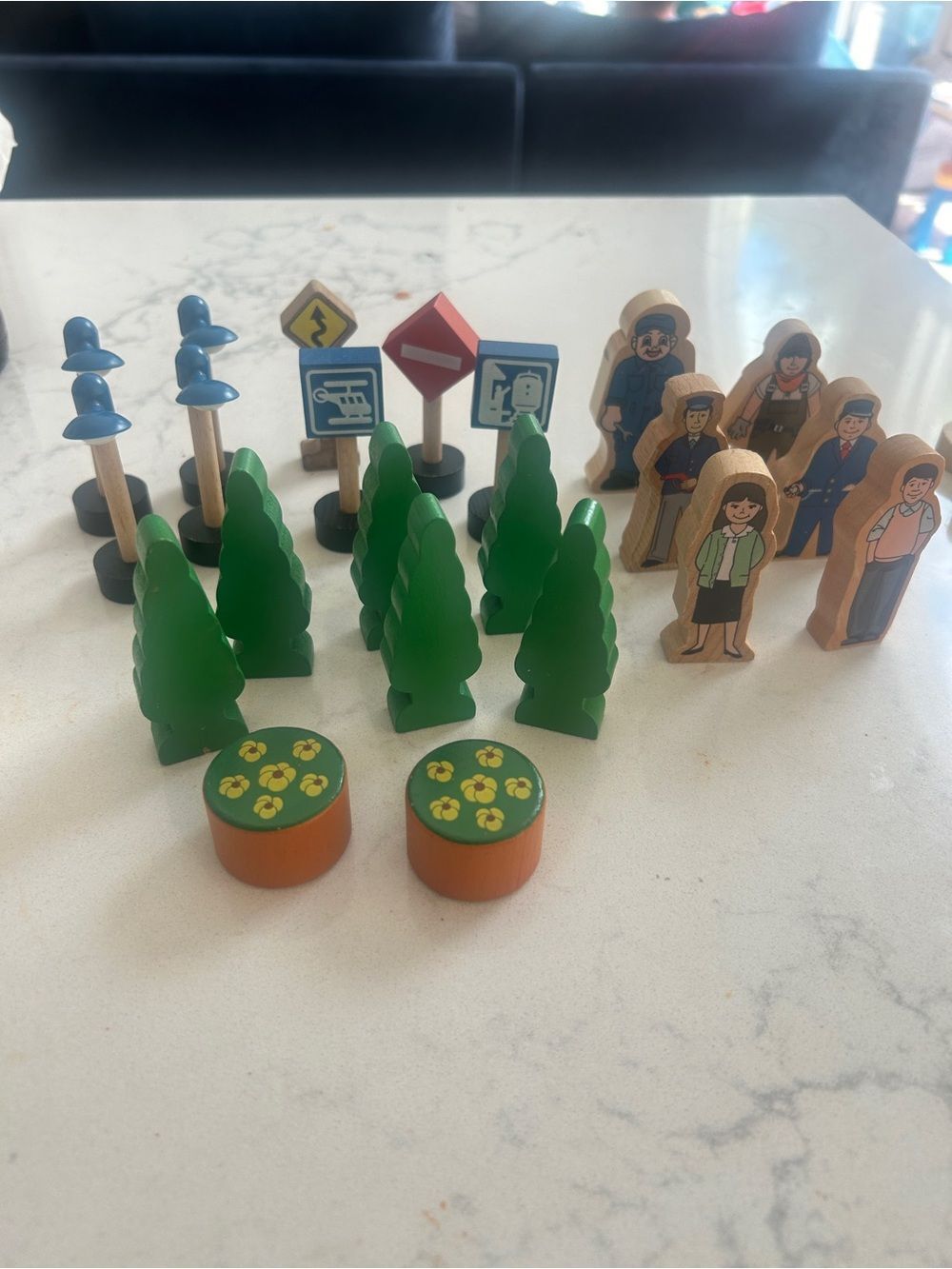 22 piece Wooden Playset Figures and Accessories - Green Trees & Orange Stumps